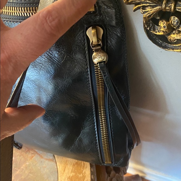 💚🖤HOBO Crossfire Crossbody with Adjustable Strap Bag In Hunter💚🖤 - Picture 6 of 15